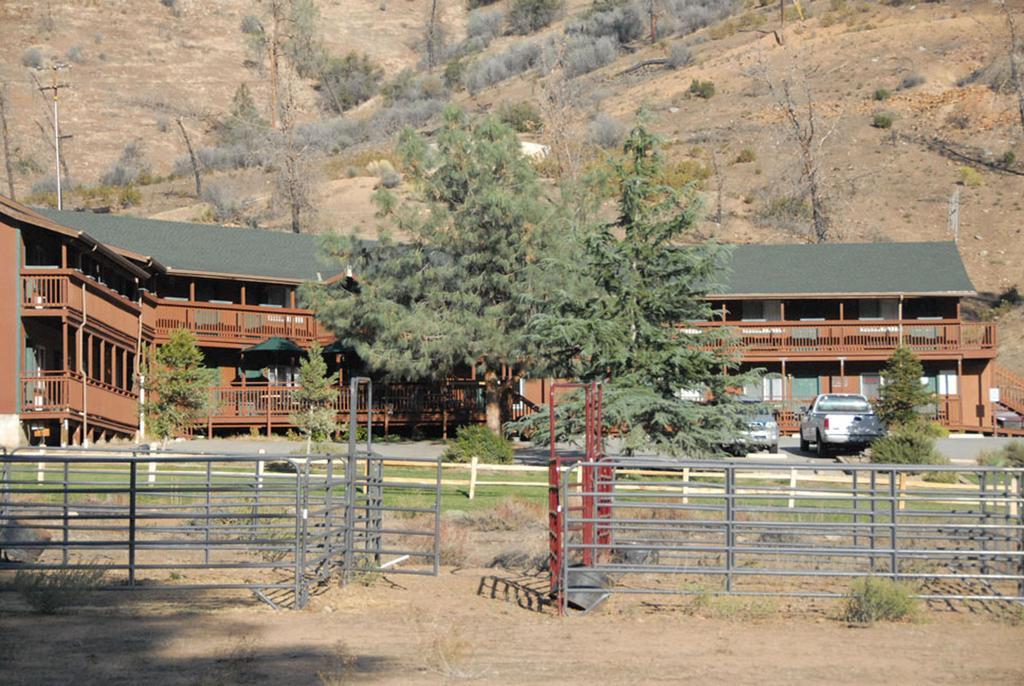 Corral Creek Lodge เคิร์นวิลล์ ภายนอก รูปภาพ